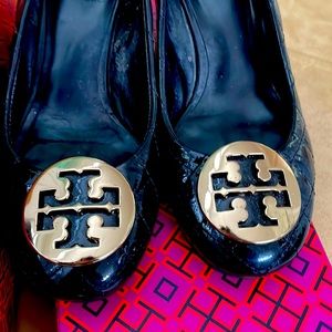Tory Burch patented leather wedges in size 5.5